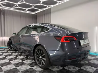 Tesla Model 3 2019 - 24500 EUR, 118000 km - AUTO.MOTO.pt - 118000km - foto 5 de 19