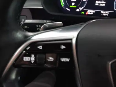 Audi e-tron 2020 - 25900 EUR, 87000 km - AUTO.MOTO.pt - 87000km - foto 10 de 17