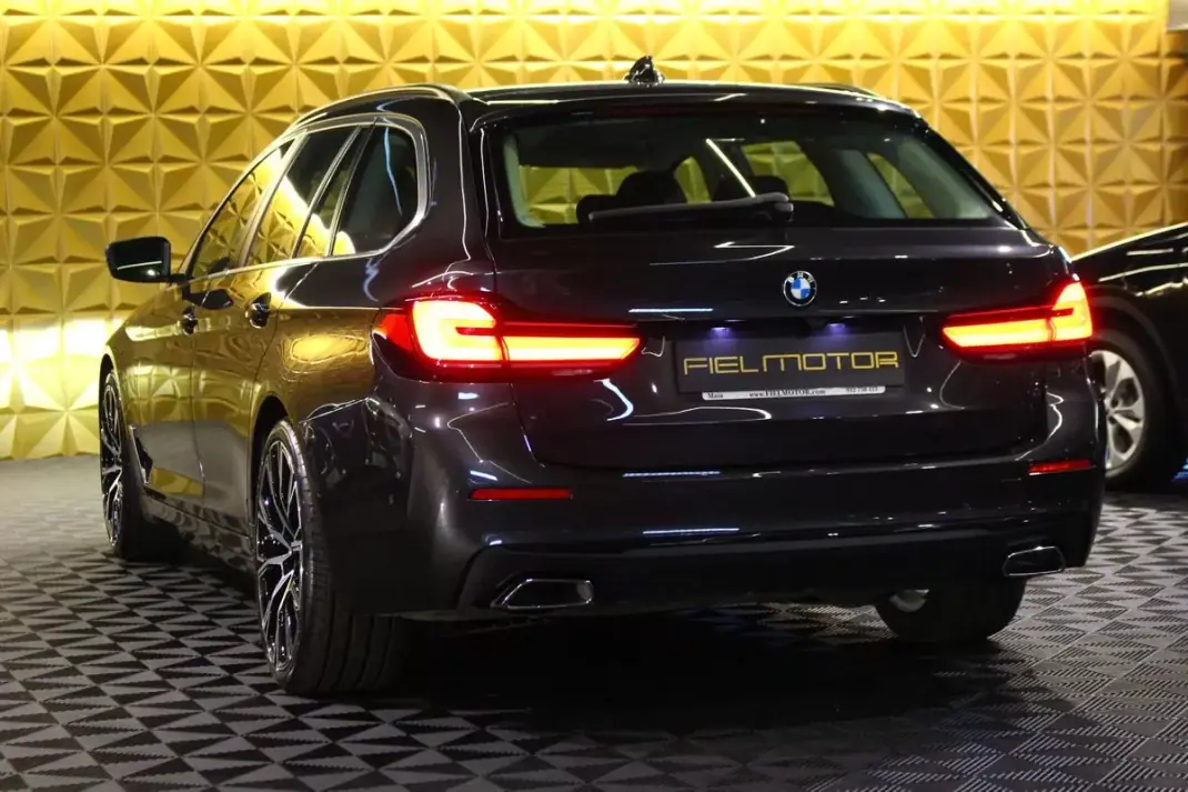 BMW 520 2023 - 29900 EUR, 165000 km - AUTO.MOTO.pt - 165000km - foto 9 de 33