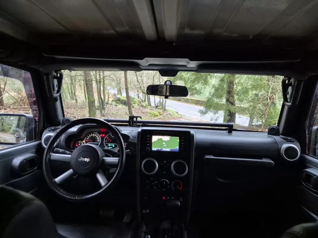 Jeep Wrangler Unlimited 2010 - 41000 EUR, 169000 km - AUTO.MOTO.pt - 169000km - foto 11 de 25