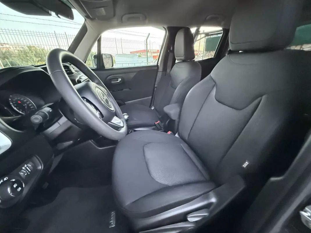 Jeep Renegade 2022 - 20300 EUR, 55484 km - AUTO.MOTO.pt - 55484km - foto 12 de 15