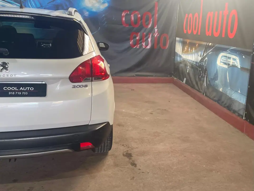 Peugeot 2008 2015 - 8500 EUR, 166000 km - AUTO.MOTO.pt - 166000km - foto 11 de 44