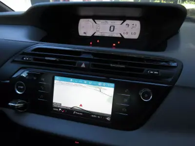 Citroën C4 Picasso 2017 - 13990 EUR, 169000 km - AUTO.MOTO.pt - 169000km - foto 28 de 45