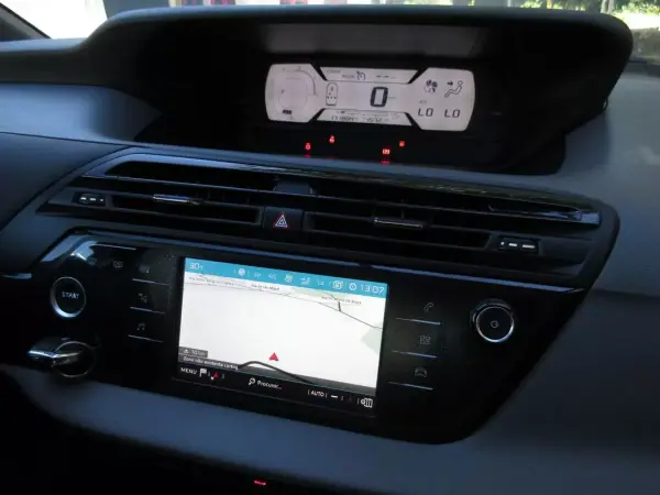 Citroën C4 Picasso 2017 - 13990 EUR, 169000 km - AUTO.MOTO.pt - 169000km - foto 28 de 45