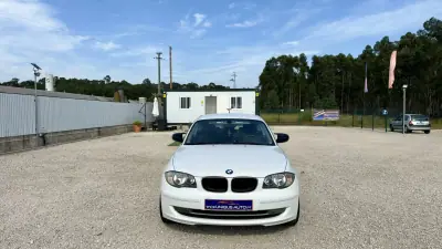 BMW 118 2010 - 12000 EUR, 222000 km - AUTO.MOTO.pt - 222000km - foto 5 de 14