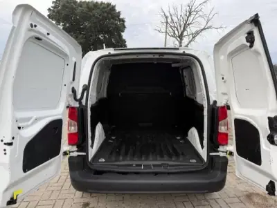 Citroën BERLINGO VAN XL 1.5 BLUE HDI 3 LUGARES 2022 - 15250 EUR, 101600 km - AUTO.MOTO.pt - 101600km - foto 9 de 23