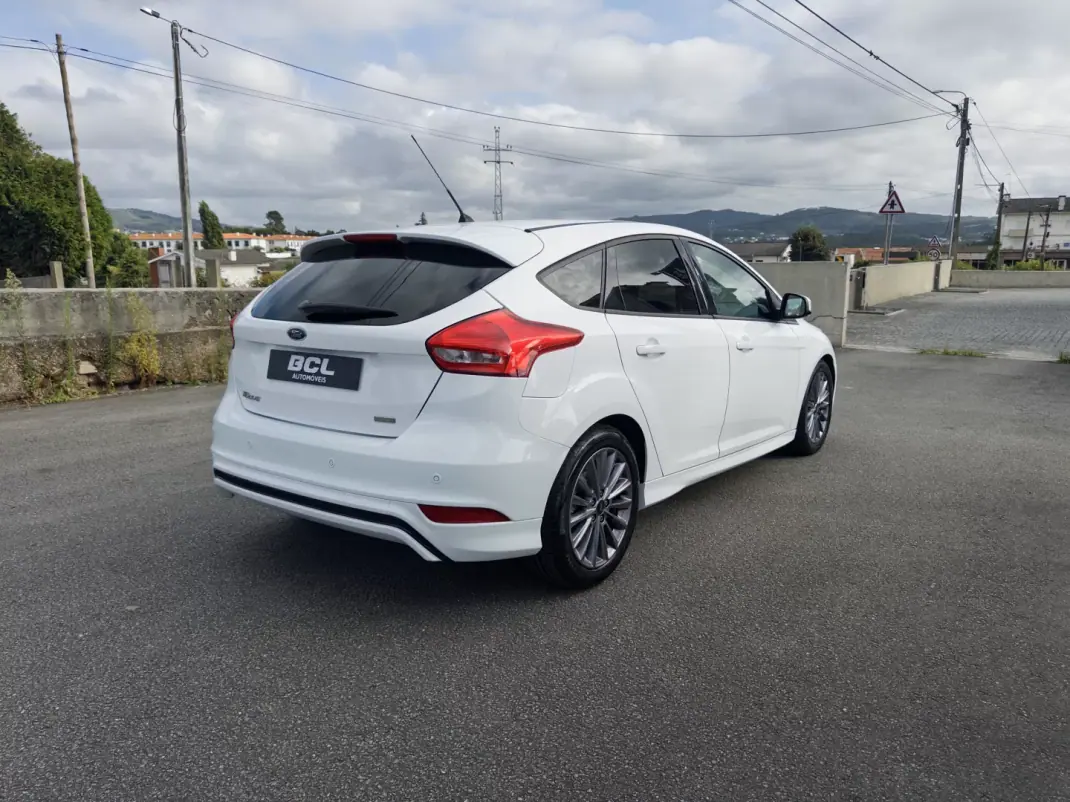 Ford Focus 2017 - 12990 EUR, 79000 km - 79000km - foto 7 de 16