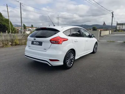 Ford Focus 2017 - 12990 EUR, 79000 km - AUTO.MOTO.pt - 79000km - foto 7 de 16