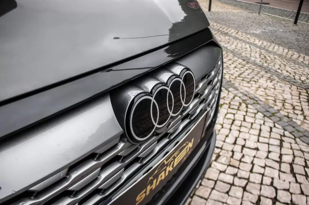 Audi Q8 e-Tron Sportback 2023 - 49900 EUR, 34353 km - AUTO.MOTO.pt - 34353km - foto 9 de 44
