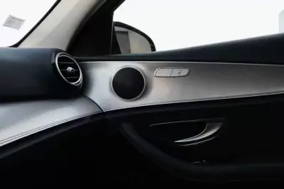 Mercedes-Benz E 220 2017 - 25000 EUR, 168000 km - AUTO.MOTO.pt - 168000km - foto 14 de 30
