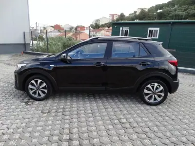 Kia Stonic 2021 - 13500 EUR, 59472 km - AUTO.MOTO.pt - 59472km - foto 19 de 25