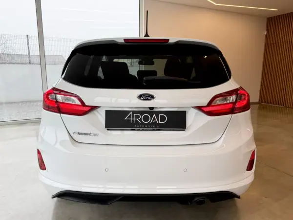 Ford Fiesta 2018 - 11000 EUR, 146800 km - AUTO.MOTO.pt - 146800km - foto 20 de 78