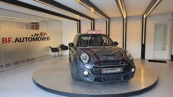 MINI Cooper 2019 - 24900 EUR, 114062 km - AUTO.MOTO.pt - 114062km - foto 10 de 61