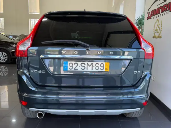 Volvo XC 60 2017 - 21499 EUR, 132121 km - AUTO.MOTO.pt - 132121km - foto 9 de 28