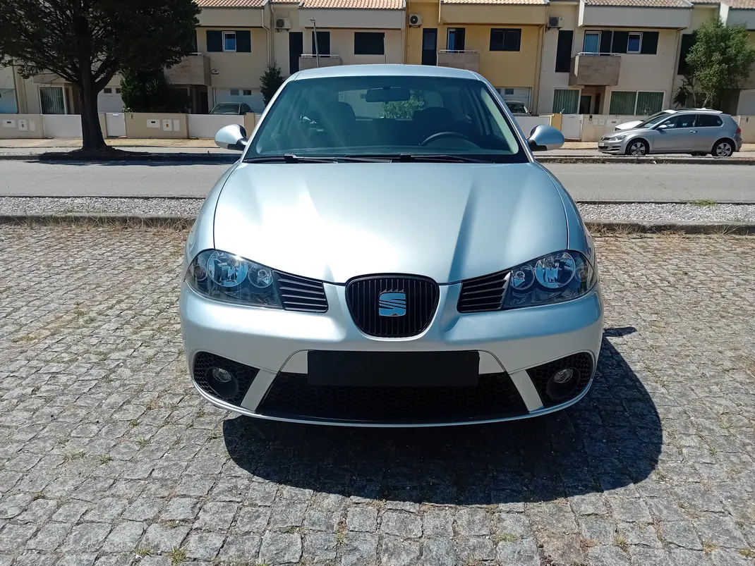 SEAT Ibiza 2008 - 3750 EUR, 189000 km - AUTO.MOTO.pt - 189000km - foto 3 de 12