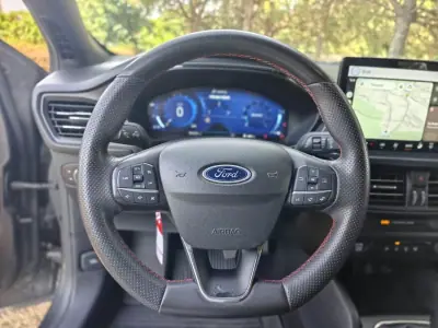 Ford Focus 2023 - 17990 EUR, 75650 km - AUTO.MOTO.pt - 75650km - foto 20 de 39