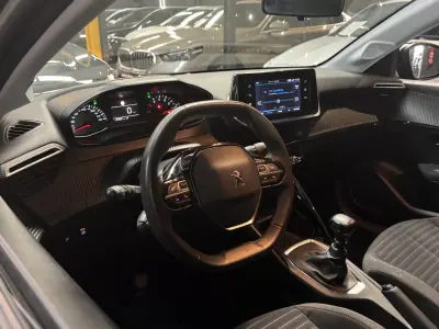 Peugeot 208 2023 - 14990 EUR, 87800 km - AUTO.MOTO.pt - 87800km - foto 15 de 30