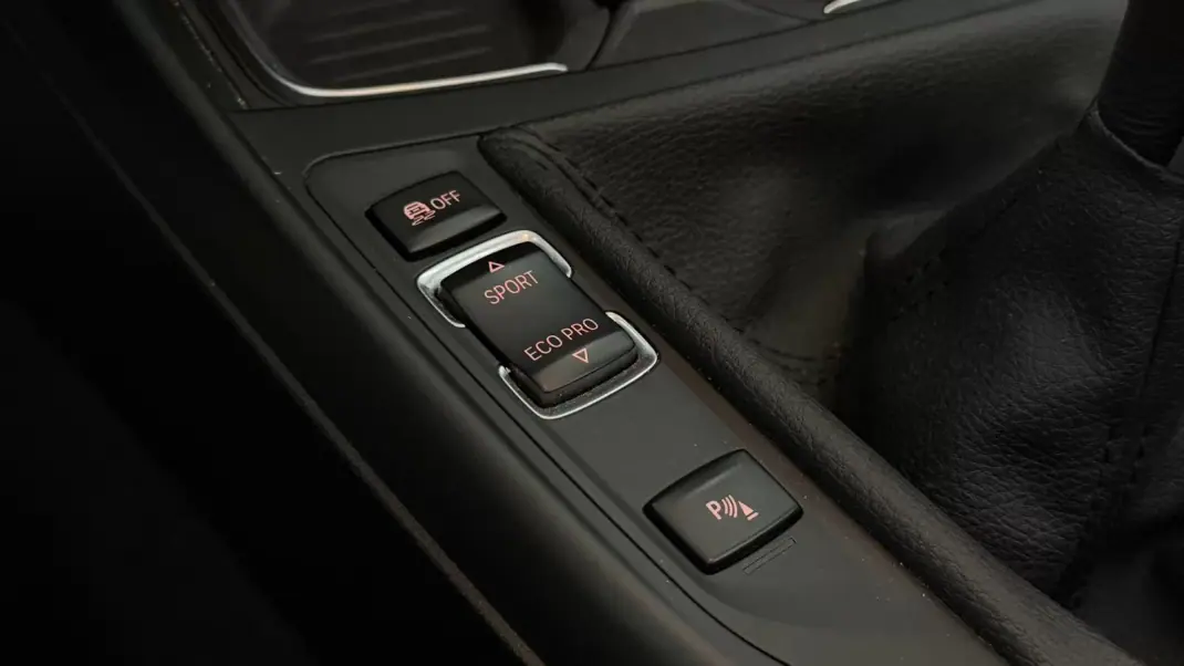 BMW 218 2016 - 19490 EUR, 108715 km - AUTO.MOTO.pt - 108715km - foto 20 de 35