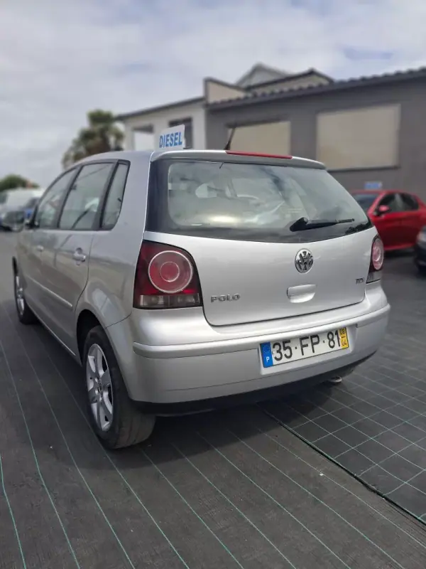 Volkswagen Polo 2008 - 6950 EUR, 245123 km - AUTO.MOTO.pt - 245123km - foto 6 de 14