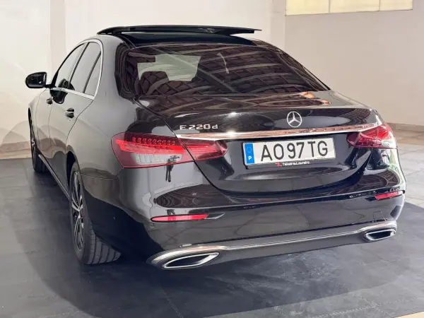 Mercedes-Benz E 220 2022 - 34500 EUR, 173176 km - AUTO.MOTO.pt - 173176km - foto 7 de 27