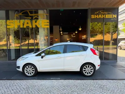Ford Fiesta 2016 - 7450 EUR, 136079 km - AUTO.MOTO.pt - 136079km - foto 2 de 15