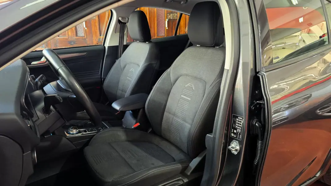 Ford Focus 2020 - 15990 EUR, 90544 km - AUTO.MOTO.pt - 90544km - foto 38 de 51