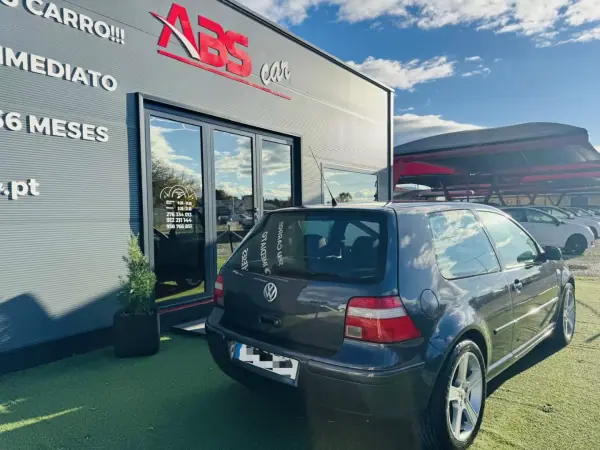Volkswagen Golf 2001 - 7999 EUR, 269000 km - AUTO.MOTO.pt - 269000km - foto 29 de 30
