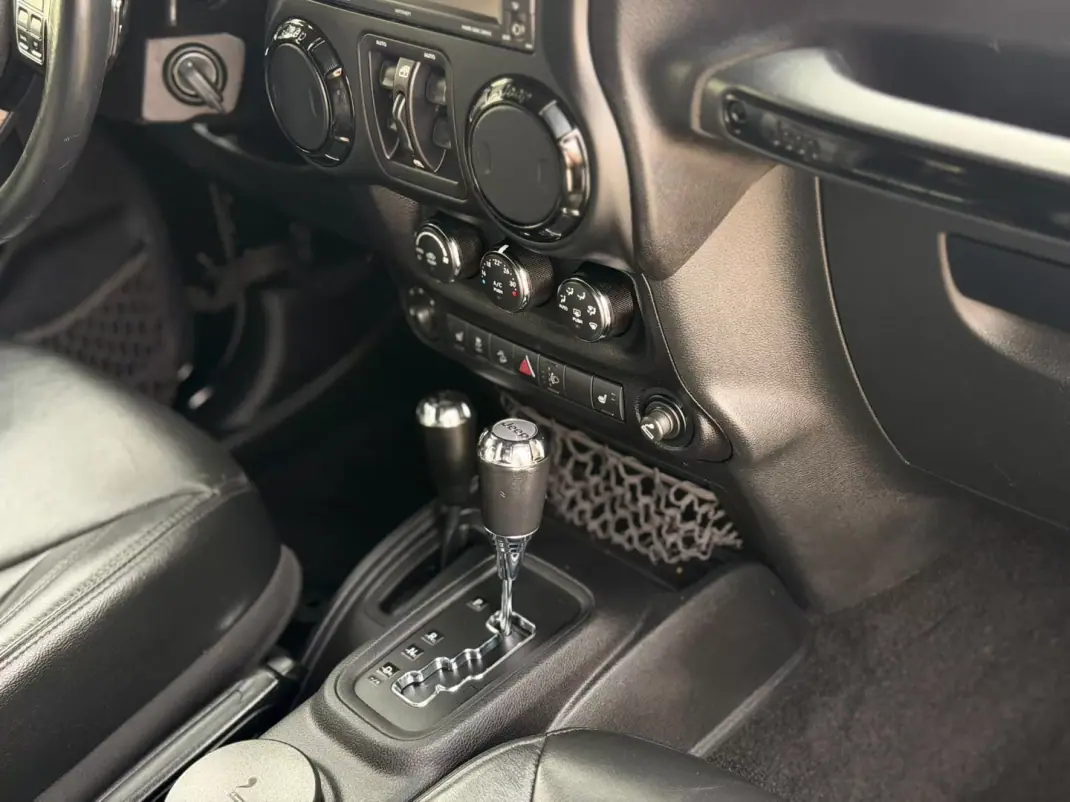 Jeep Wrangler Unlimited 2016 - 48000 EUR, 158000 km - 158000km - foto 7 de 14