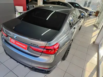 BMW 740 2018 - 29950 EUR, 249000 km - AUTO.MOTO.pt - 249000km - foto 13 de 41
