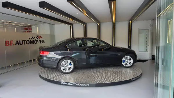 BMW 320 2007 - 10900 EUR, 279640 km - AUTO.MOTO.pt - 279640km - foto 7 de 56