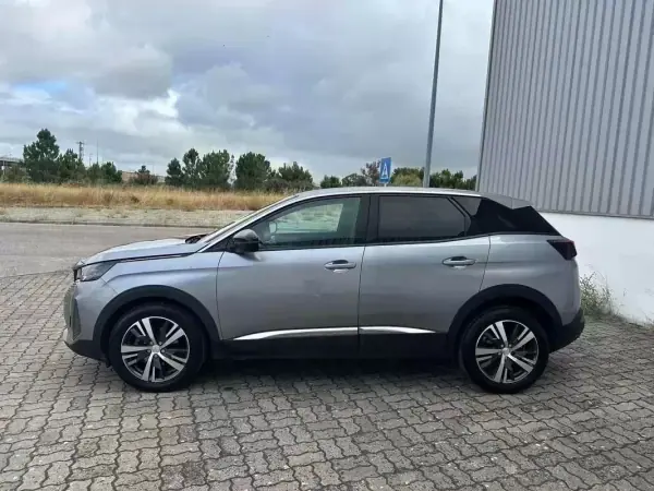 Peugeot 3008 2023 - 23990 EUR, 100021 km - AUTO.MOTO.pt - 100021km - foto 3 de 17