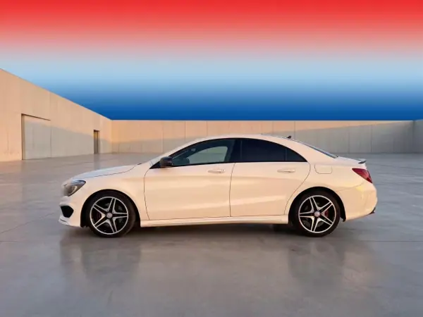 Mercedes-Benz CLA 220 2014 - 18999 EUR, 180000 km - AUTO.MOTO.pt - 180000km - foto 6 de 19