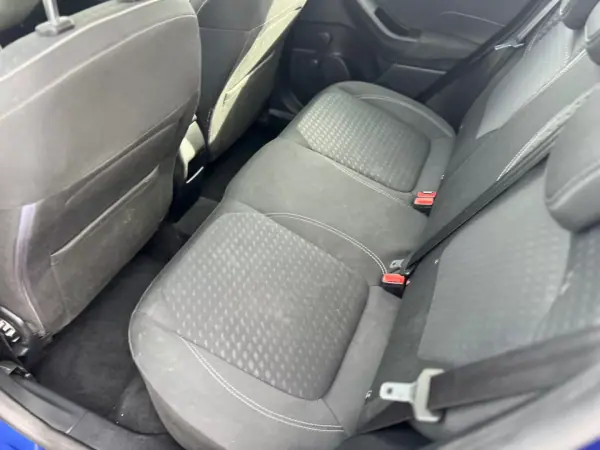 Ford Fiesta 2018 - 12750 EUR, 140000 km - AUTO.MOTO.pt - 140000km - foto 6 de 6
