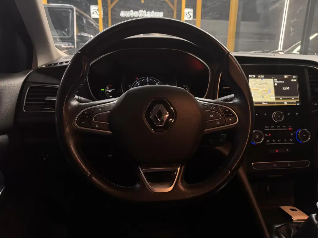 Renault Mégane 2020 - 12990 EUR, 196100 km - AUTO.MOTO.pt - 196100km - foto 13 de 23