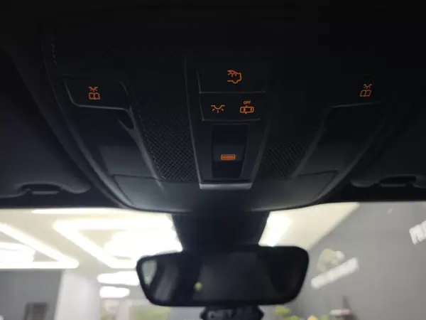 Mercedes-Benz GLA 200 2014 - 22950 EUR, 245585 km - AUTO.MOTO.pt - 245585km - foto 43 de 45