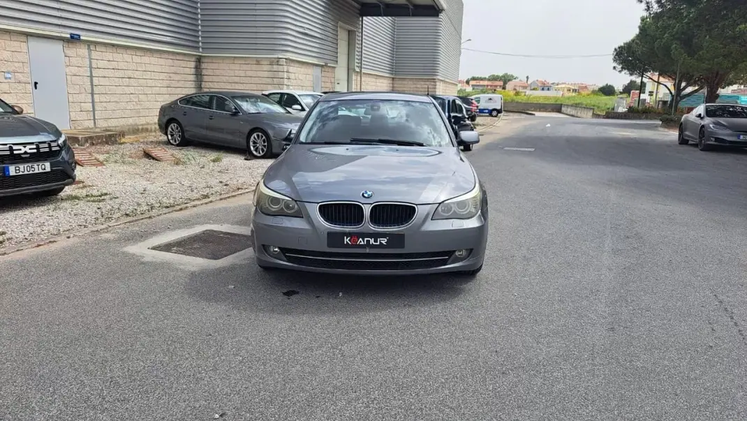 BMW 520 2008 - 8890 EUR, 322077 km - AUTO.MOTO.pt - 322077km - foto 3 de 41
