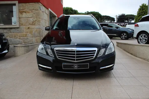 Mercedes-Benz E 250 2010 - 12990 EUR, 245000 km - AUTO.MOTO.pt - 245000km - foto 2 de 48