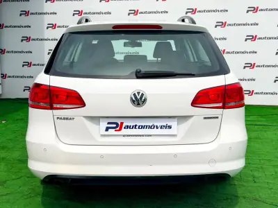 Volkswagen Passat Variant 2013 - 8500 EUR, 239977 km - AUTO.MOTO.pt - 239977km - foto 9 de 25