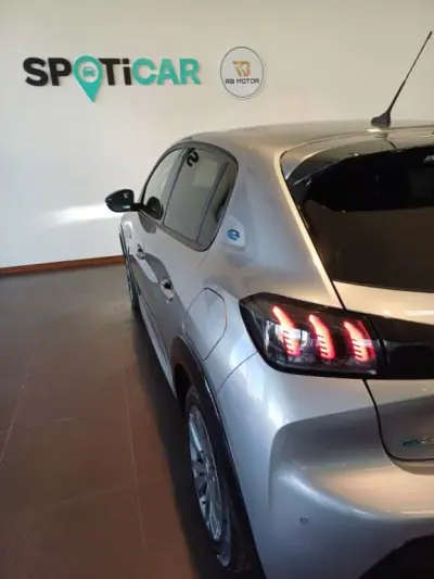 Peugeot 208 2023 - 27000 EUR, 24150 km - AUTO.MOTO.pt - 24150km - foto 40 de 45