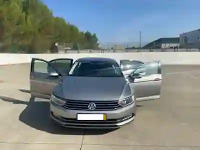 Volkswagen Passat 2017 - 15000 EUR, 123000 km - 123000km - foto 2 de 12