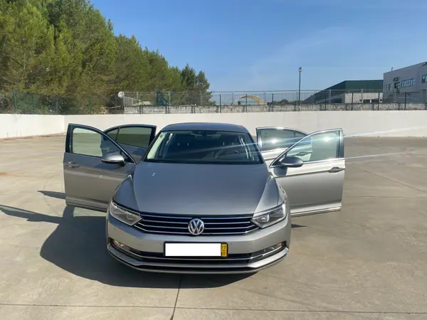 Volkswagen Passat 2017 - 15000 EUR, 123000 km - 123000km - foto 2 de 12