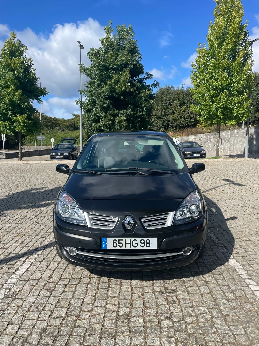 Renault Scénic 2009 - 4990 EUR, 245000 km - AUTO.MOTO.pt - 245000km - foto 1 de 13