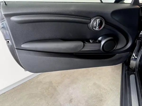MINI One 2016 - 11900 EUR, 133000 km - AUTO.MOTO.pt - 133000km - foto 53 de 86