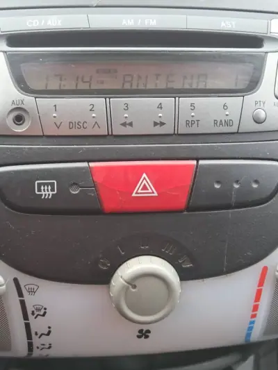 Citroën C1 2007 - 3800 EUR, 185422 km - AUTO.MOTO.pt - 185422km - foto 7 de 8
