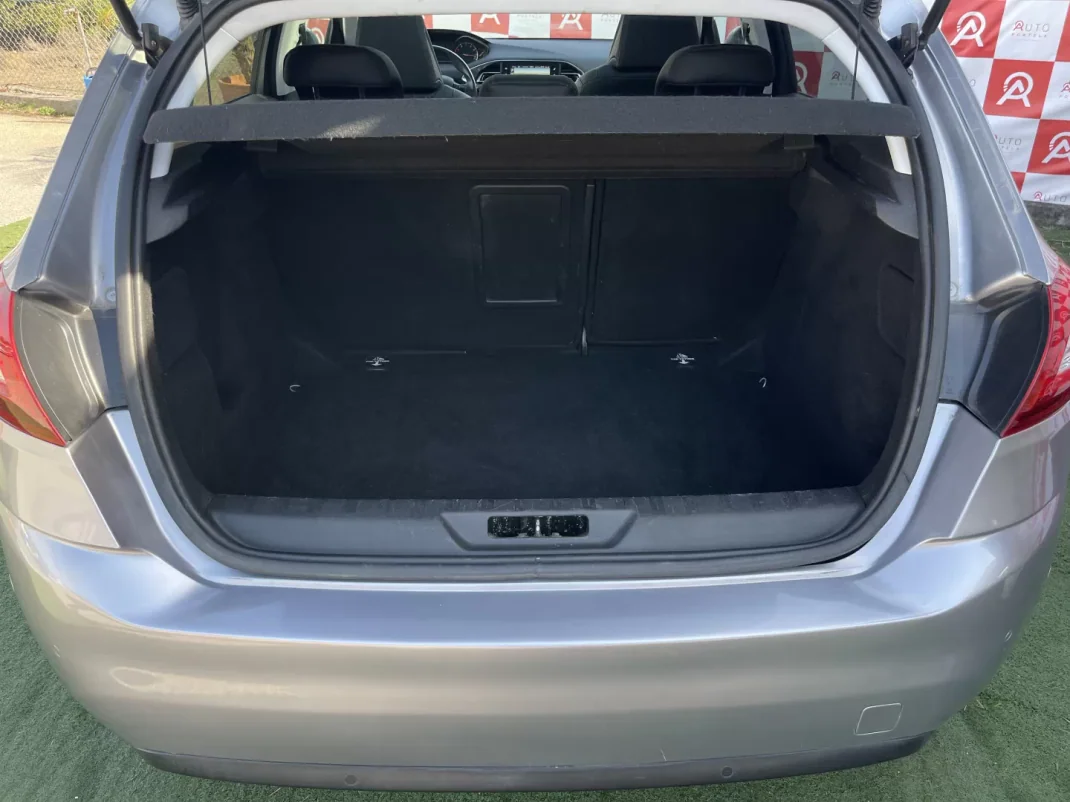 Peugeot 308 2014 - 12490 EUR, 143165 km - 143165km - foto 22 de 22