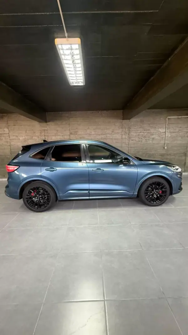 Ford Kuga 2023 - 20500 EUR, 81150 km - AUTO.MOTO.pt - 81150km - foto 7 de 13