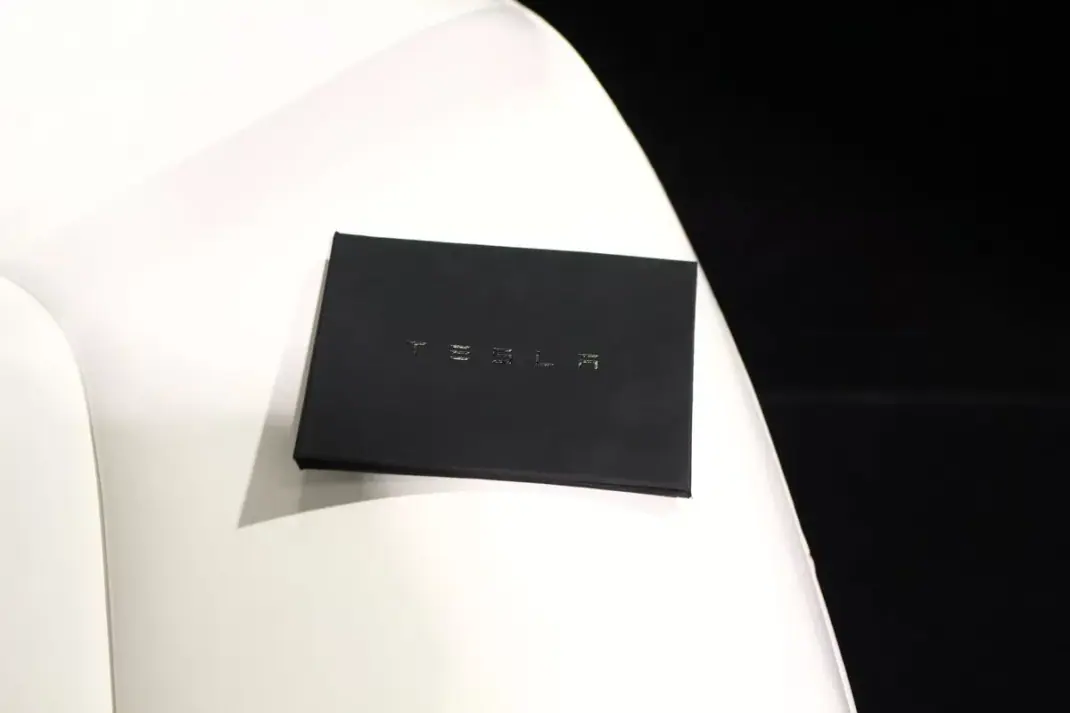 Tesla Model Y 2021 - 32240 EUR, 132000 km - AUTO.MOTO.pt - 132000km - foto 38 de 38