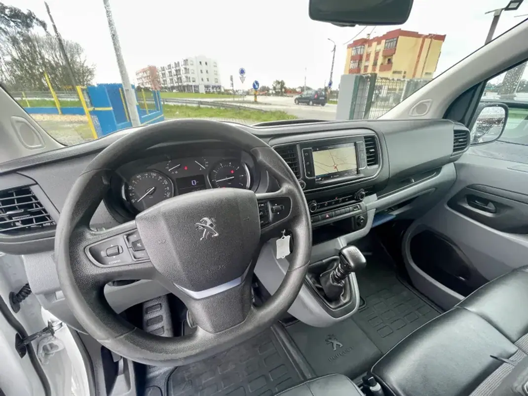 Peugeot Expert 1.5 BlueHdi L2H1 Pro Standard 2019 - 16750 EUR, 141859 km - AUTO.MOTO.pt - 141859km - foto 14 de 18