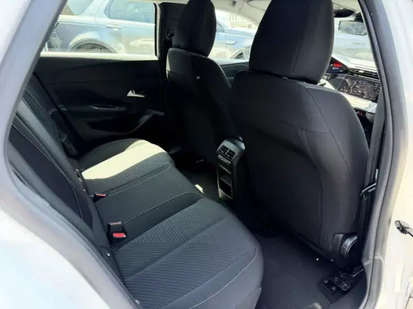 Peugeot 308 SW 2022 - 14900 EUR, 125000 km - AUTO.MOTO.pt - 125000km - foto 10 de 11