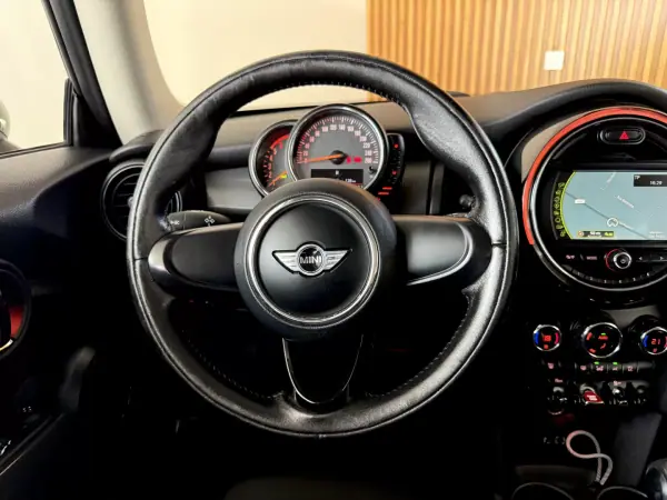 MINI One 2016 - 11900 EUR, 133000 km - AUTO.MOTO.pt - 133000km - foto 49 de 86